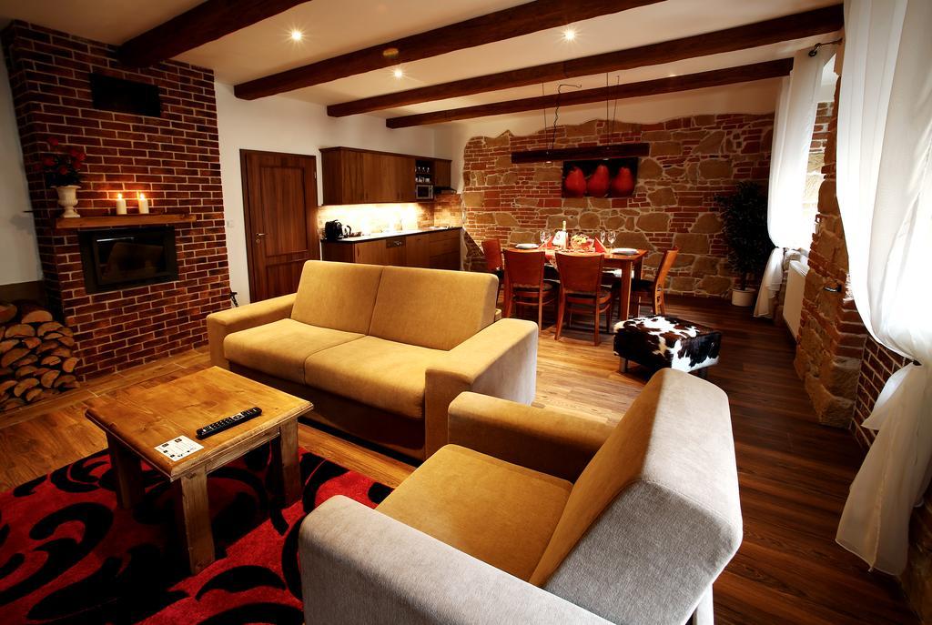 Apartments & Suites Zluta Hruska เปิลเซน ภายนอก รูปภาพ