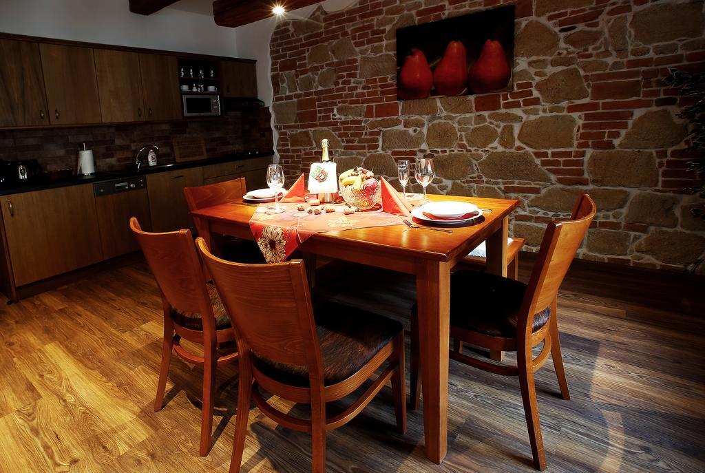 Apartments & Suites Zluta Hruska เปิลเซน ภายนอก รูปภาพ