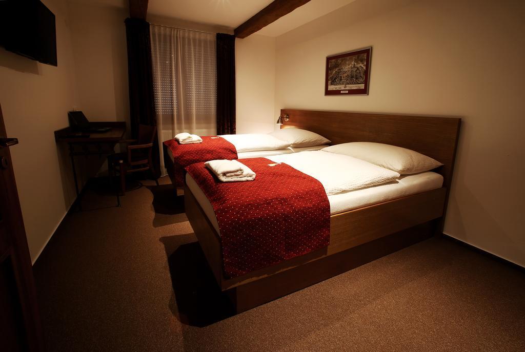 Apartments & Suites Zluta Hruska เปิลเซน ภายนอก รูปภาพ