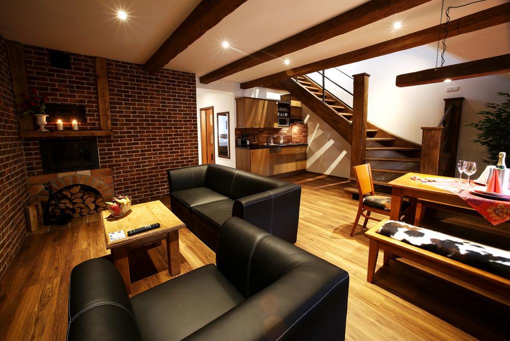 Apartments & Suites Zluta Hruska เปิลเซน ภายนอก รูปภาพ