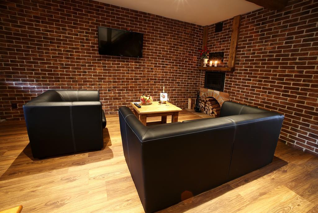Apartments & Suites Zluta Hruska เปิลเซน ภายนอก รูปภาพ