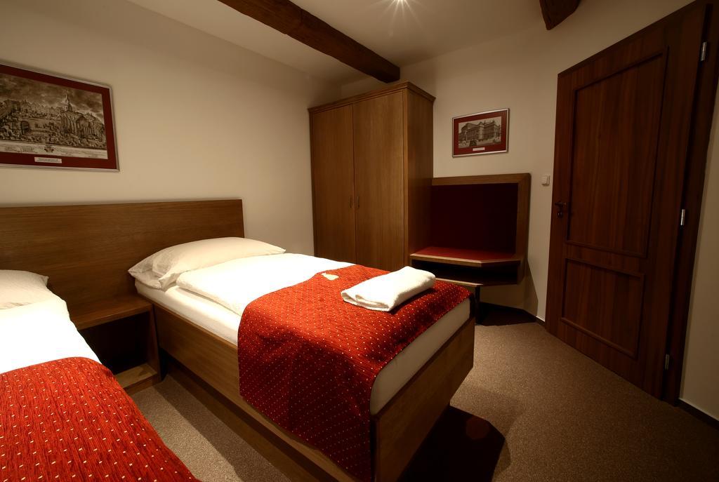 Apartments & Suites Zluta Hruska เปิลเซน ภายนอก รูปภาพ