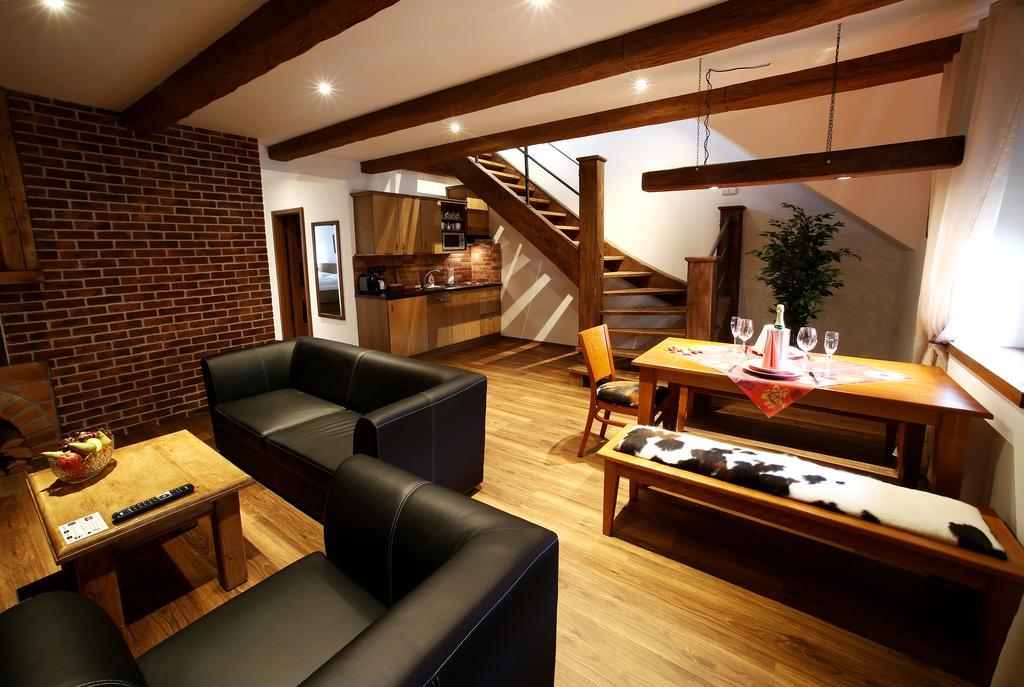 Apartments & Suites Zluta Hruska เปิลเซน ภายนอก รูปภาพ